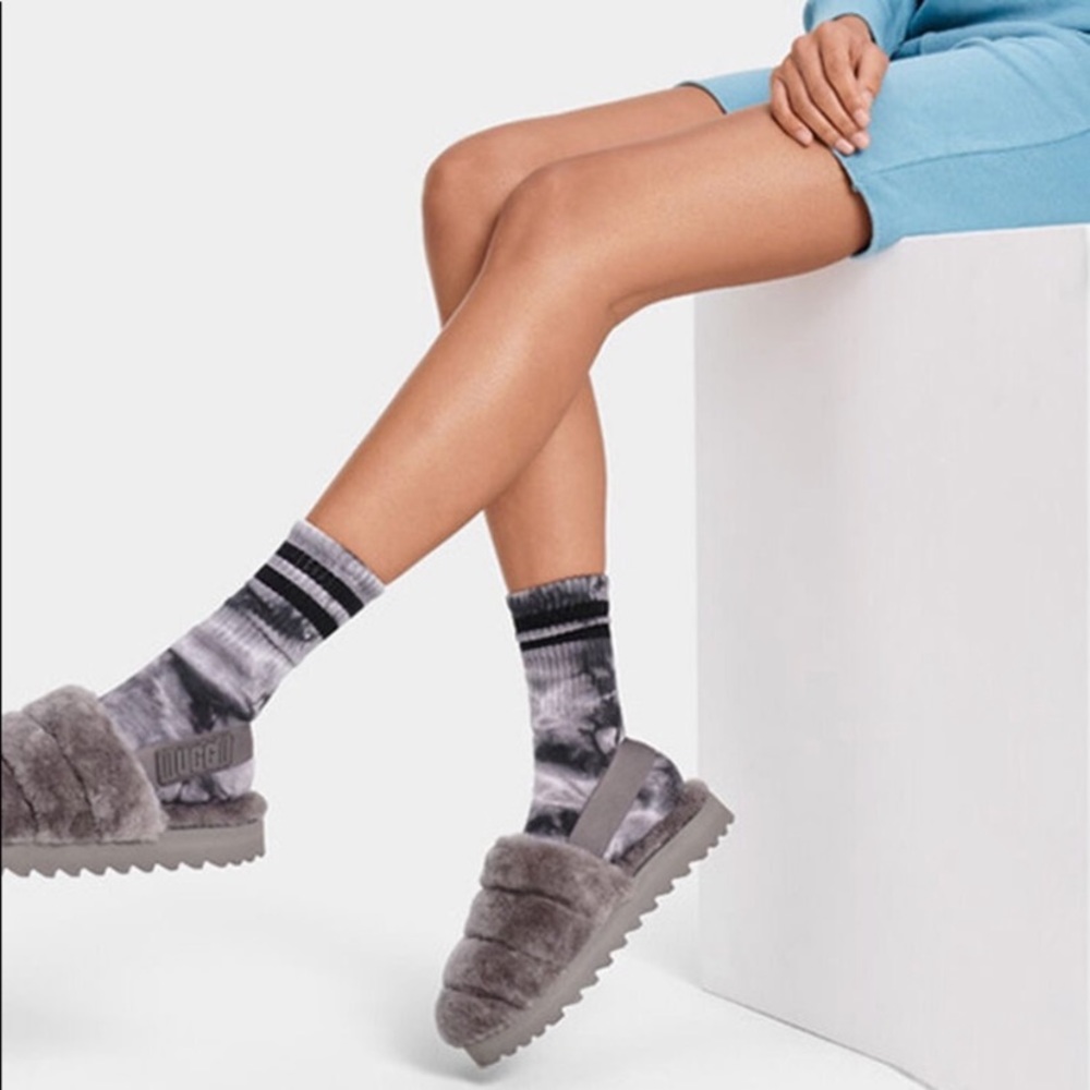 UGG Super Fluff Slides - Picture 2 of 4